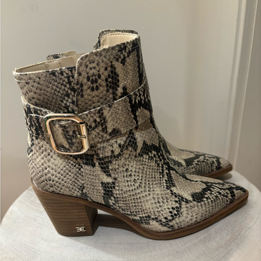 Size 6 Sam Edelman snake skin print leather western booties